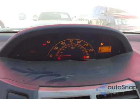 2010 Toyota Yaris z USA, uszkodzony, nr VIN JTDJT4K38A5324571